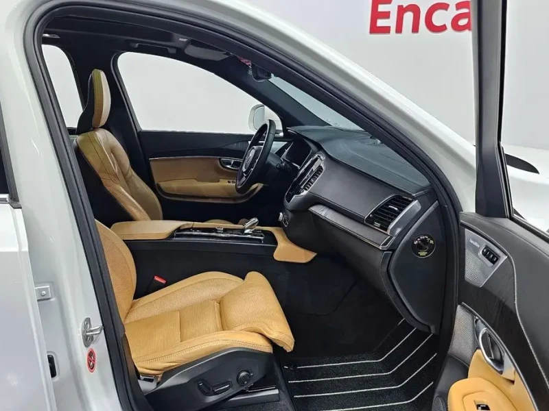 2023 Volvo XC90 с пробегом 95 788 км