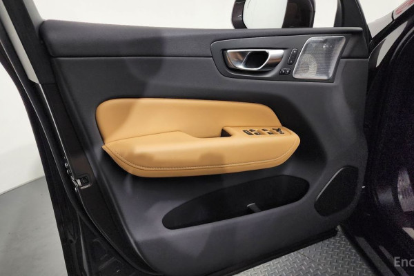 2024 Volvo XC60 с пробегом 29 375 км