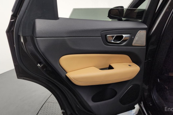 2024 Volvo XC60 с пробегом 29 375 км