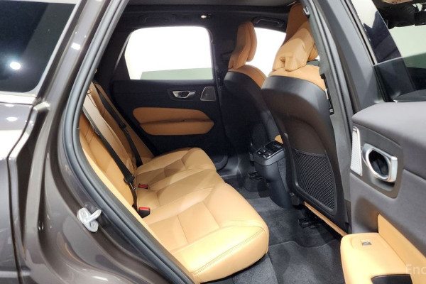 2024 Volvo XC60 с пробегом 29 375 км