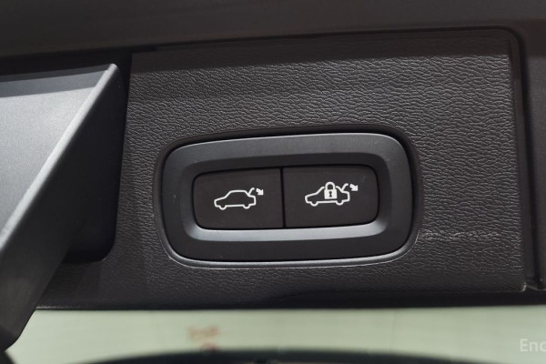 2024 Volvo XC60 с пробегом 29 375 км