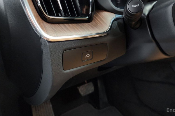 2024 Volvo XC60 с пробегом 29 375 км