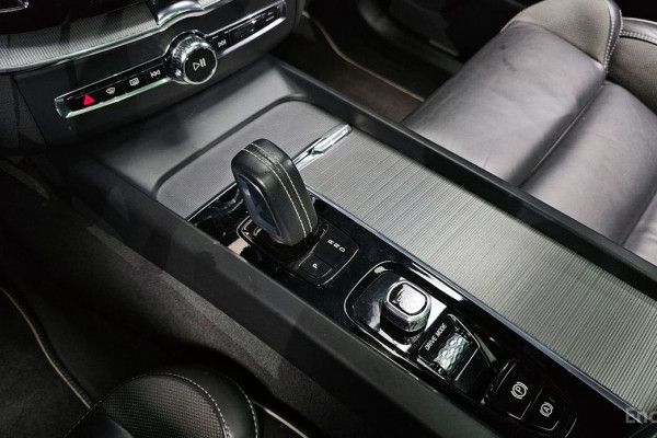 2020 Volvo XC60 с пробегом 65 354 км