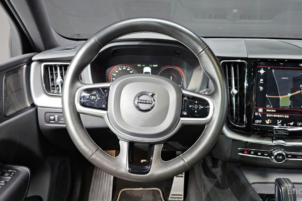 2020 Volvo XC60 с пробегом 65 354 км