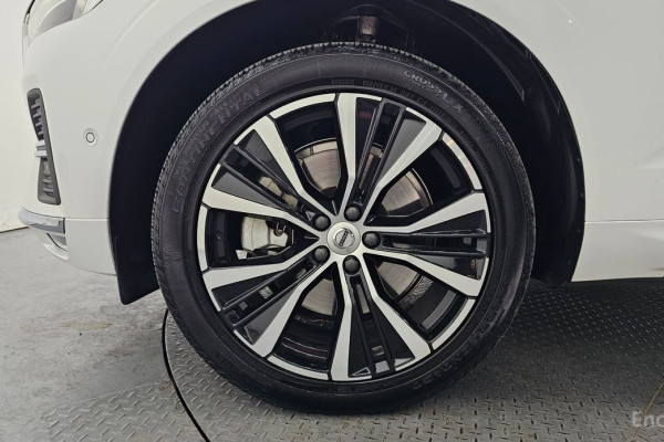 2023 Volvo XC60 с пробегом 60 900 км