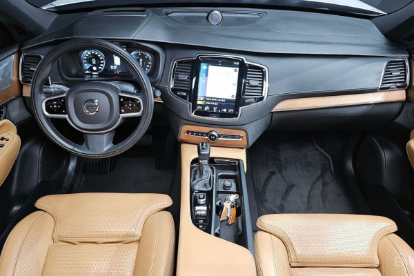 2020 Volvo XC90 с пробегом 68 702 км