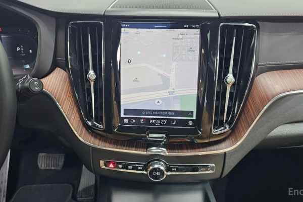 2023 Volvo XC60 с пробегом 60 900 км