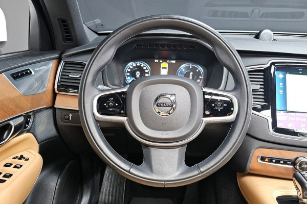 2020 Volvo XC90 с пробегом 68 702 км