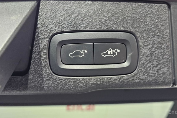 2023 Volvo XC60 с пробегом 60 900 км