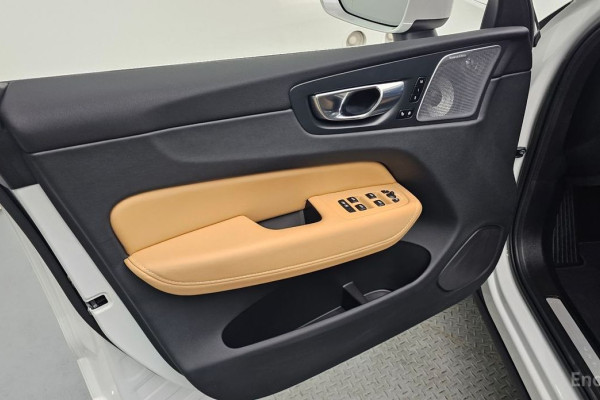 2023 Volvo XC60 с пробегом 60 900 км