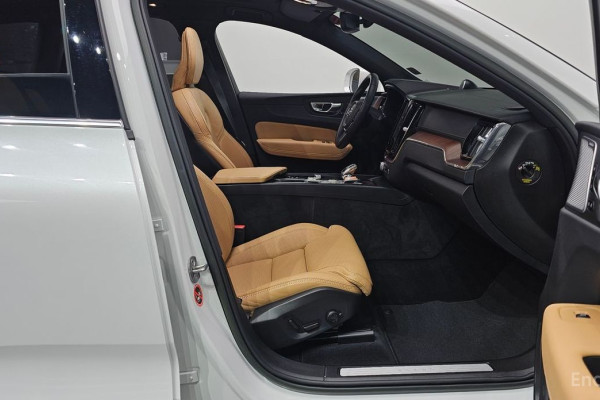 2023 Volvo XC60 с пробегом 60 900 км