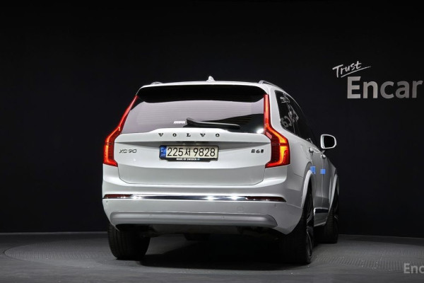 2022 Volvo XC90 с пробегом 109 819 км