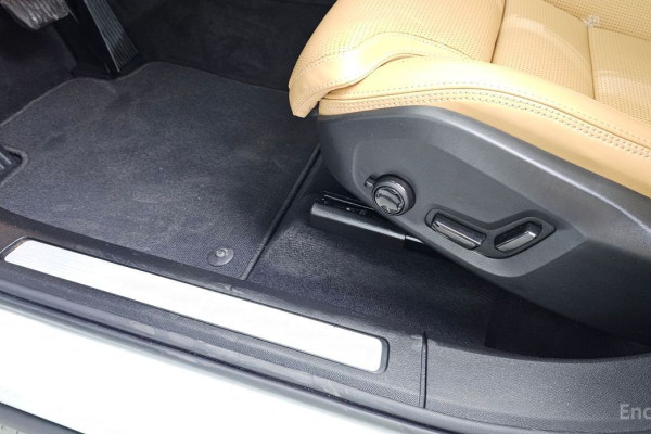 2023 Volvo XC60 с пробегом 60 900 км