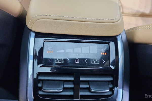 2023 Volvo XC60 с пробегом 60 900 км