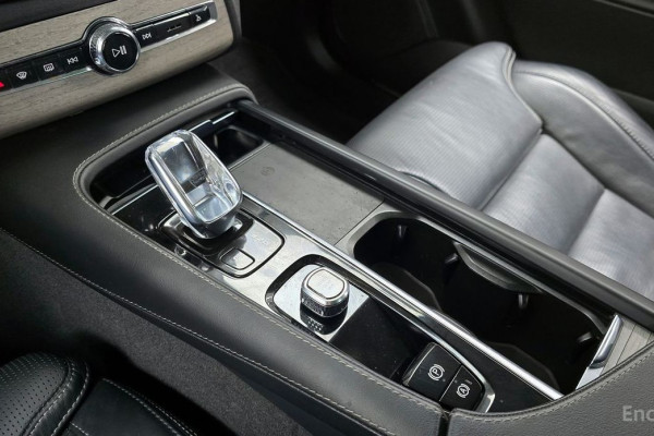 2022 Volvo XC90 с пробегом 109 819 км