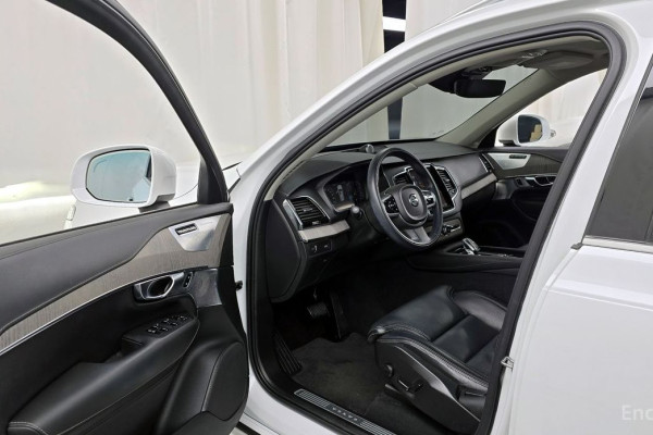 2022 Volvo XC90 с пробегом 109 819 км