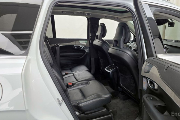 2022 Volvo XC90 с пробегом 109 819 км