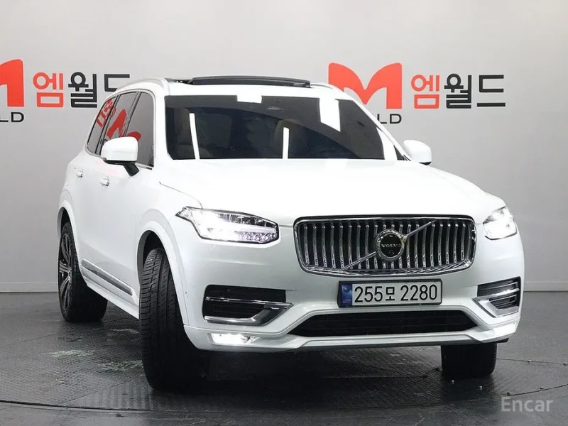 2022 Volvo XC90 с пробегом 28 862 км