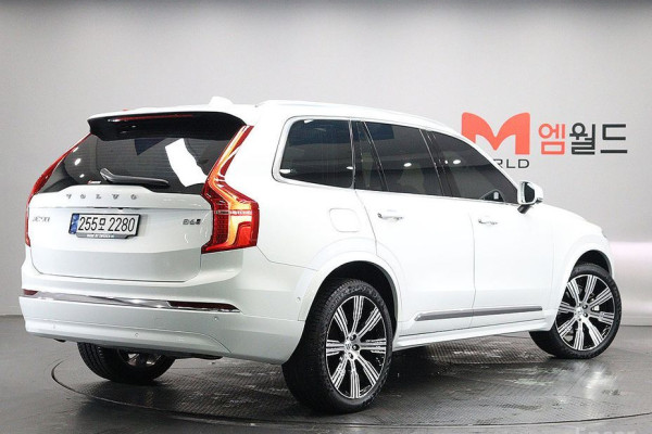 2022 Volvo XC90 с пробегом 28 862 км