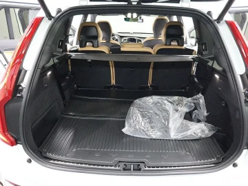 2022 Volvo XC90 с пробегом 28 862 км