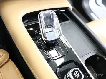2022 Volvo XC90 с пробегом 28 862 км