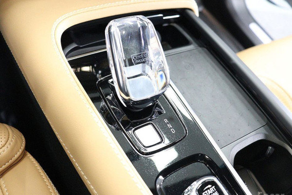 2022 Volvo XC90 с пробегом 28 862 км