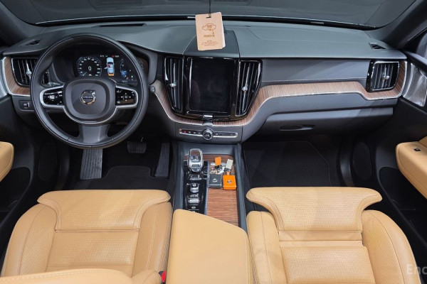 2021 Volvo XC60 с пробегом 27 912 км