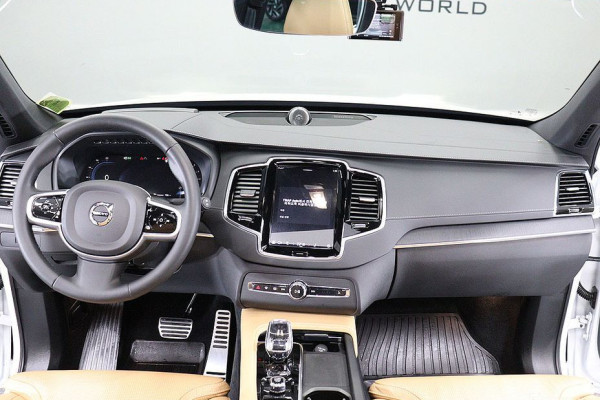 2022 Volvo XC90 с пробегом 28 862 км