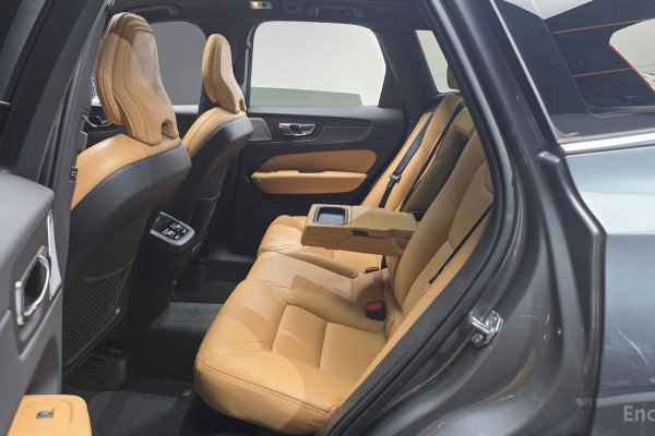 2021 Volvo XC60 с пробегом 27 912 км