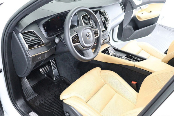 2022 Volvo XC90 с пробегом 28 862 км