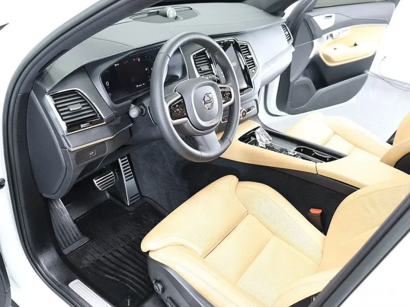 2022 Volvo XC90 с пробегом 28 862 км