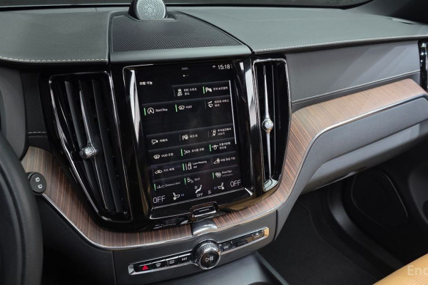 2021 Volvo XC60 с пробегом 27 912 км