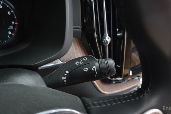 2021 Volvo XC60 с пробегом 27 912 км