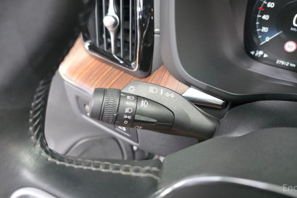 2021 Volvo XC60 с пробегом 27 912 км