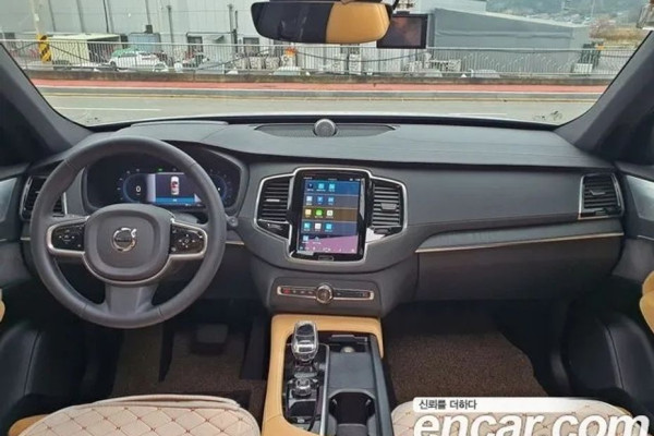 2022 Volvo XC90 с пробегом 29 597 км