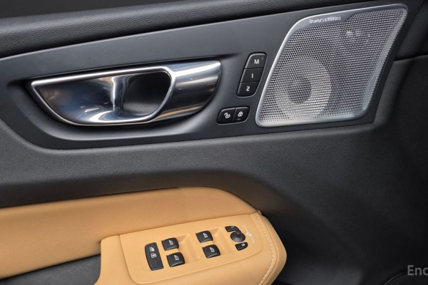 2021 Volvo XC60 с пробегом 27 912 км