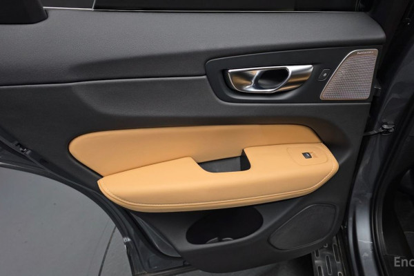 2021 Volvo XC60 с пробегом 27 912 км