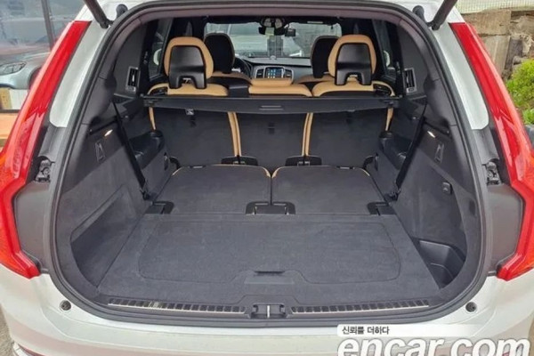2022 Volvo XC90 с пробегом 29 597 км