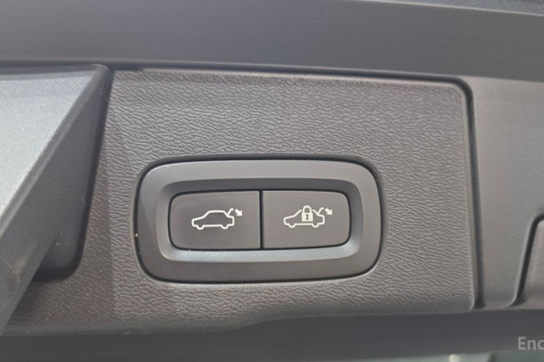 2021 Volvo XC60 с пробегом 27 912 км