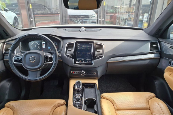 2021 Volvo XC90 с пробегом 134 270 км