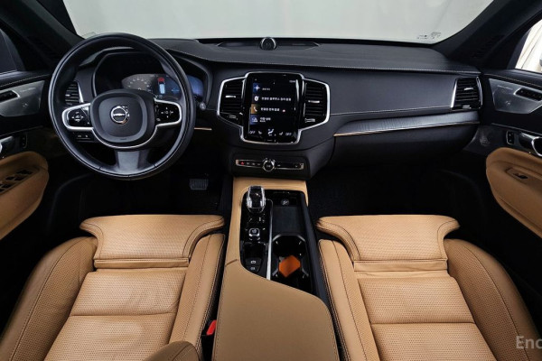 2022 Volvo XC90 с пробегом 72 194 км