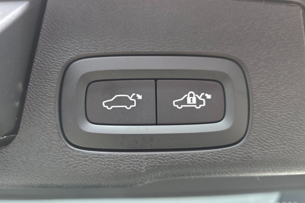 2023 Volvo XC60 с пробегом 33 622 км