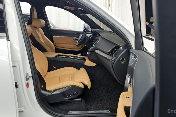 2022 Volvo XC90 с пробегом 72 194 км