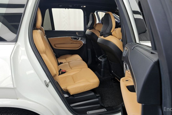 2022 Volvo XC90 с пробегом 72 194 км