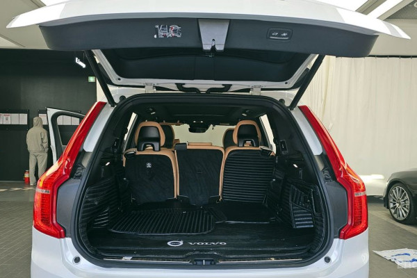 2022 Volvo XC90 с пробегом 72 194 км