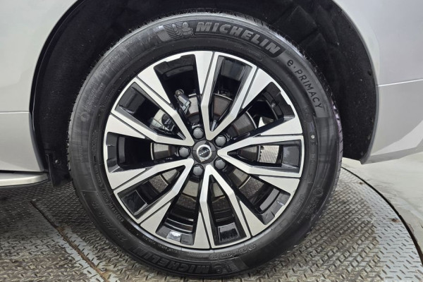 2024 Volvo XC60 с пробегом 35 548 км