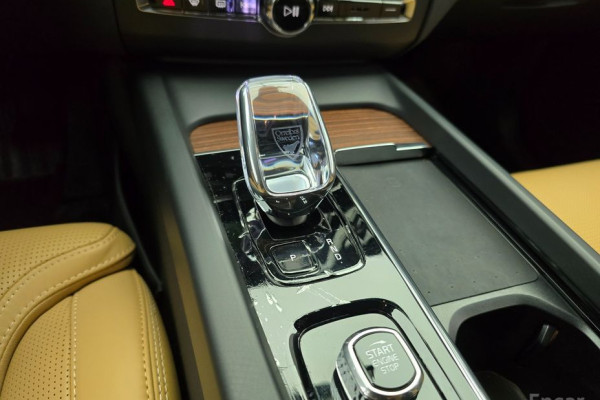 2024 Volvo XC60 с пробегом 35 548 км