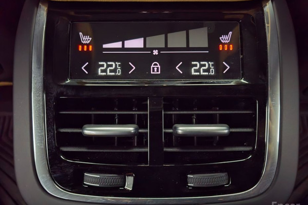 2024 Volvo XC60 с пробегом 35 548 км