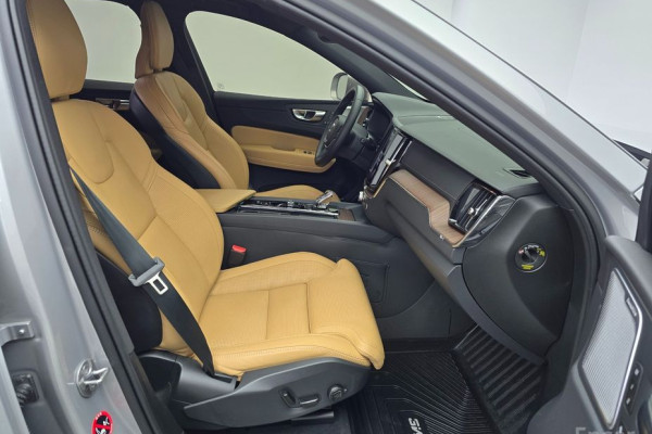 2024 Volvo XC60 с пробегом 35 548 км