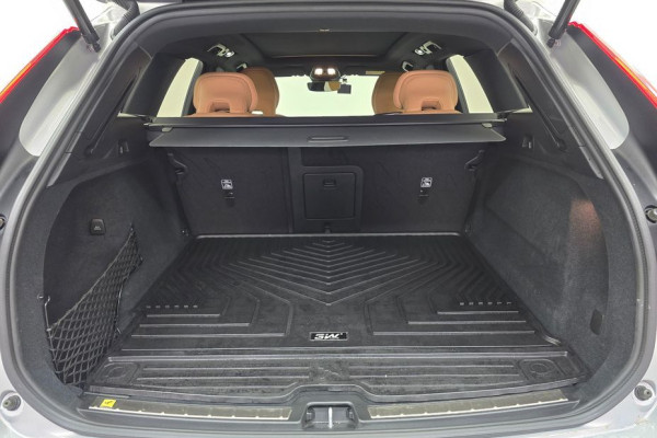 2024 Volvo XC60 с пробегом 35 548 км